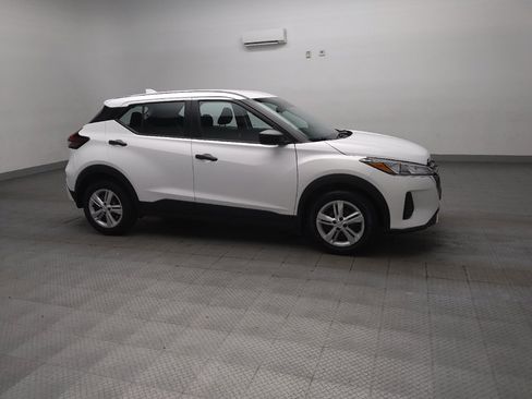Used 2024 Nissan Kicks S FWD image 11
