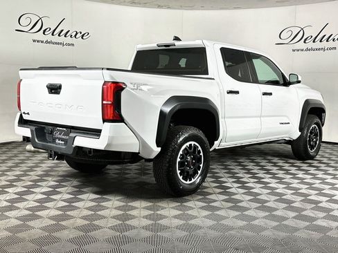 Used 2025 Toyota Tacoma TRD Off-Road AWD/4WD image 6