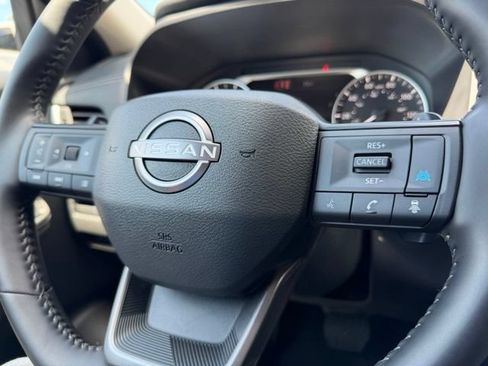 Used 2026 Nissan Rogue SV AWD/4WD image 5