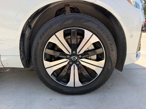 Certified 2024 Volvo XC60 T8 Plus AWD/4WD image 9