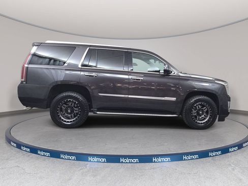 Used 2016 Cadillac Escalade Luxury AWD/4WD image 5