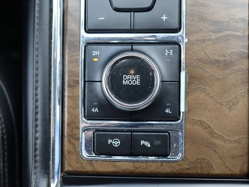 Used 2019 Ford Expedition Platinum AWD/4WD image 27