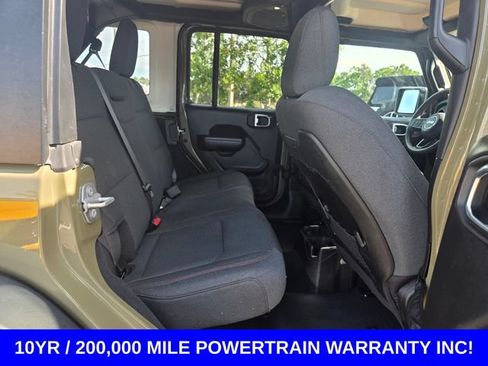 Used 2025 Jeep Wrangler Unlimited Rubicon AWD/4WD image 12