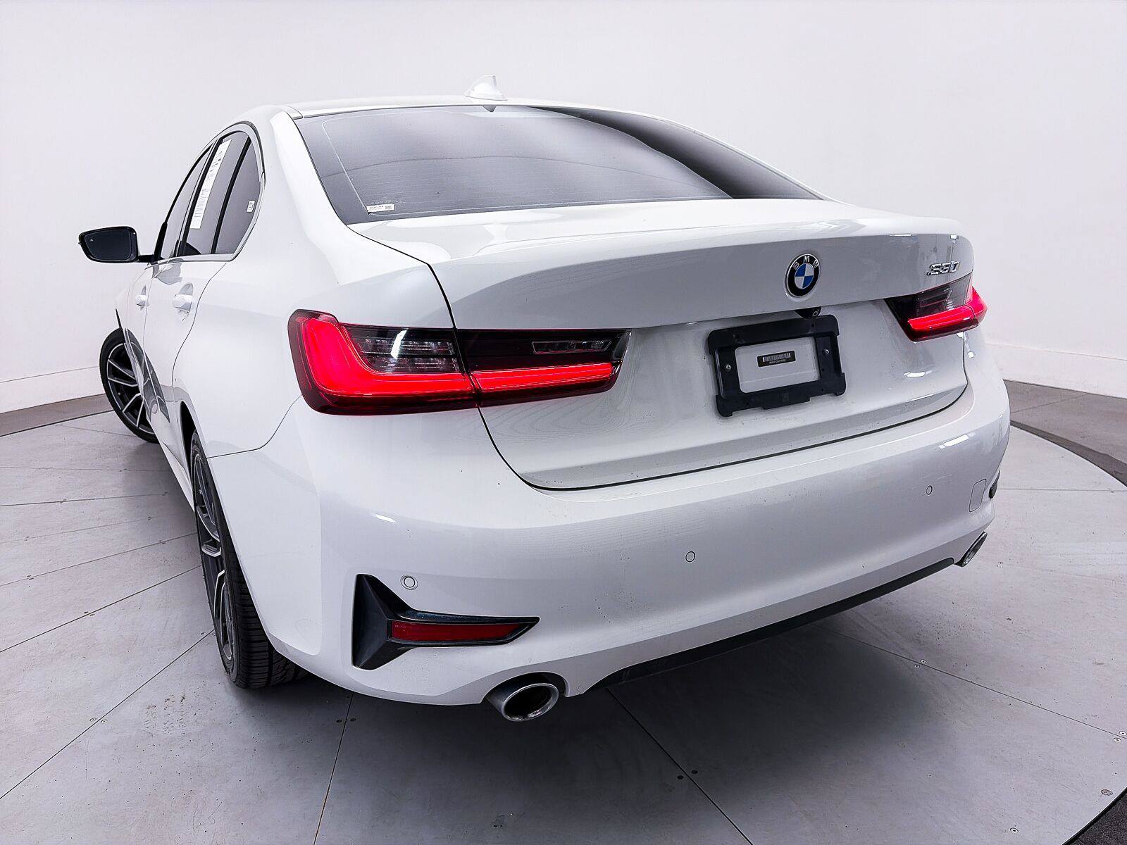 Used 2020 BMW 330i Sedan w/ Convenience Package RWD image 4
