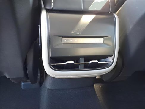 Used 2024 Lincoln Nautilus Premier image 25