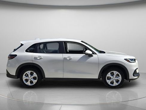 Certified 2024 Honda HR-V LX image 3