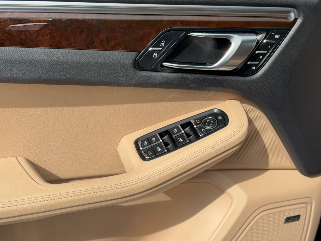 Certified 2023 Porsche Macan S AWD/4WD image 15