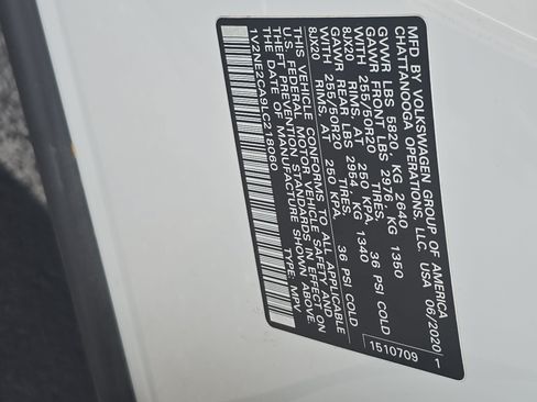 Used 2020 Volkswagen Atlas Cross Sport SEL Premium AWD/4WD image 36