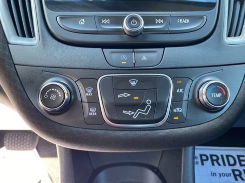 Used 2023 Chevrolet Malibu LS FWD image 27