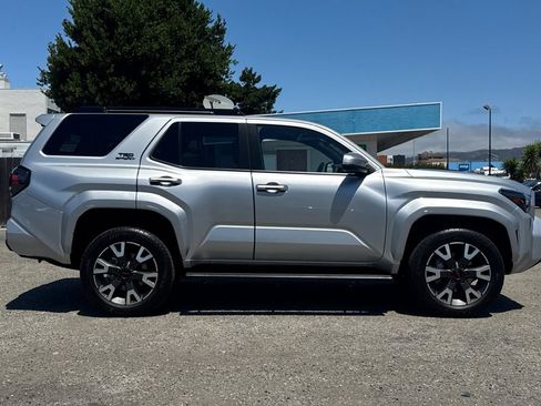 Used 2025 Toyota 4Runner TRD Sport AWD/4WD image 3