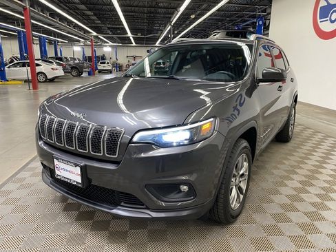 Used 2019 Jeep Cherokee Latitude Plus w/ Cold Weather Group image 7