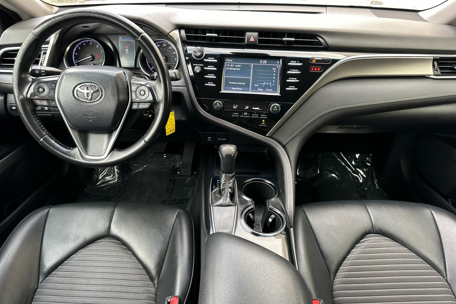 Used 2018 Toyota Camry SE FWD image 16
