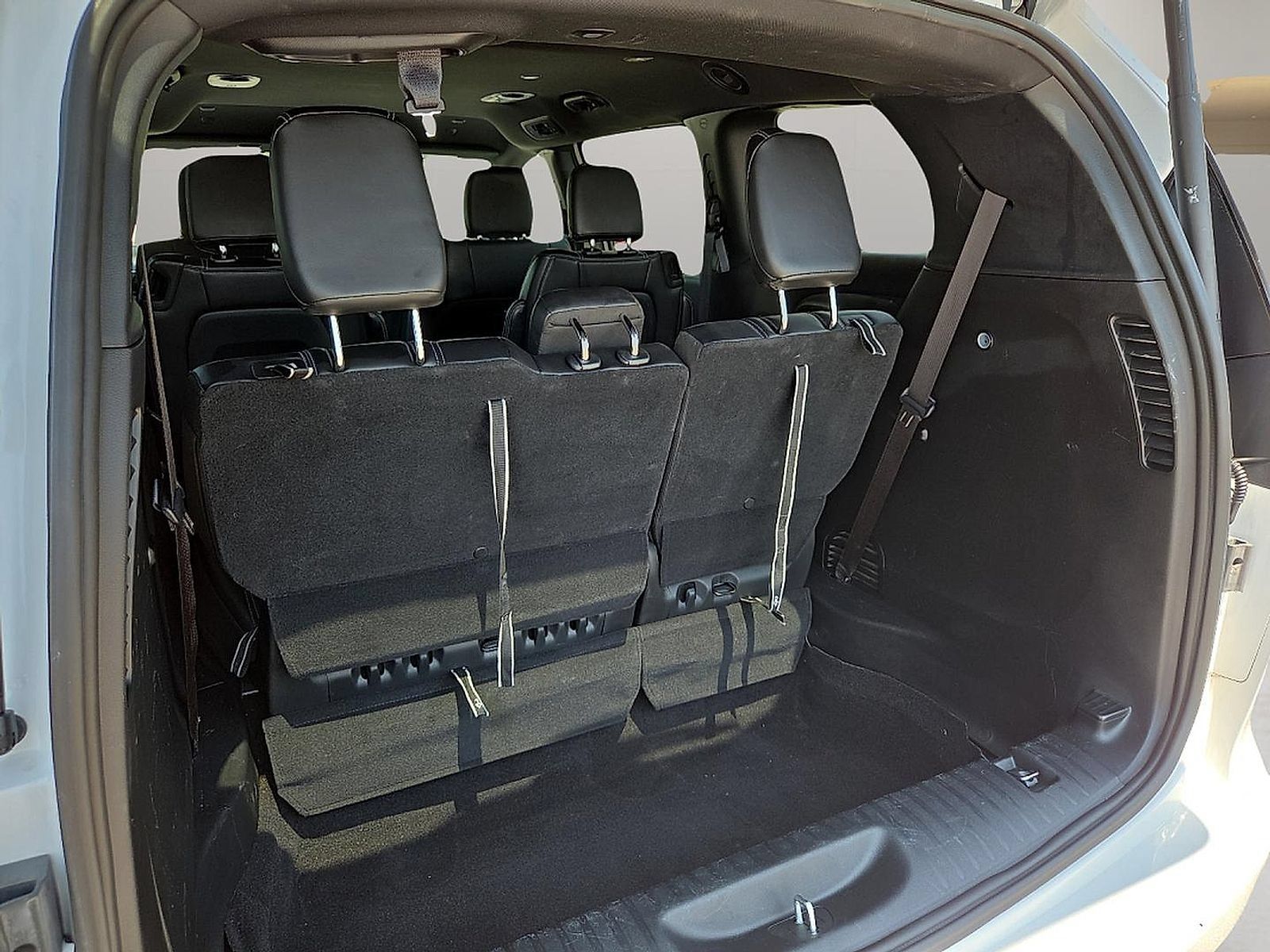 Used 2025 Chrysler Pacifica Select FWD image 9