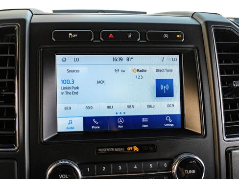 Used 2020 Ford Expedition Limited w/ Equipment Group 301A image 28