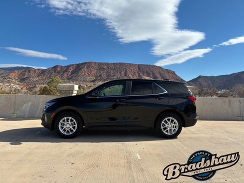 Used 2022 Chevrolet Equinox LT image 4
