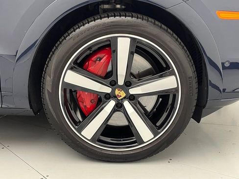Used 2024 Porsche Cayenne Turbo image 47