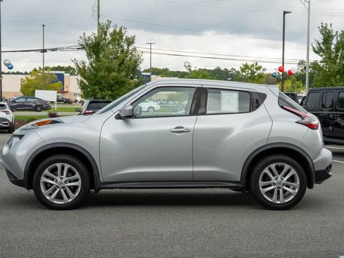 Used 2017 Nissan Juke S AWD/4WD image 4