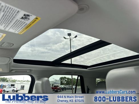 Used 2025 Ford Expedition Active AWD/4WD image 21