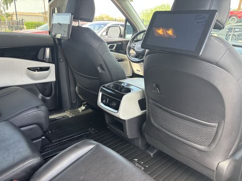 Used 2022 Kia Carnival SX FWD image 11