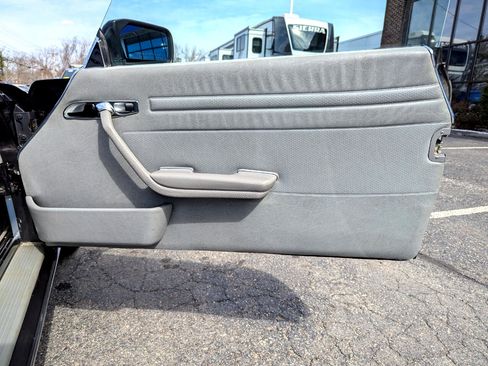 Used 1987 Mercedes-Benz 560 SL image 28