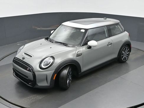 Used 2023 MINI Cooper S w/ Signature Upholstery Package image 31
