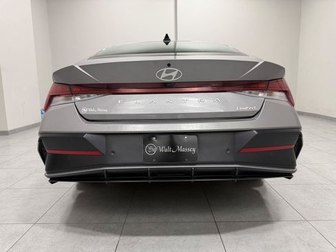 Used 2024 Hyundai Elantra Limited FWD image 4