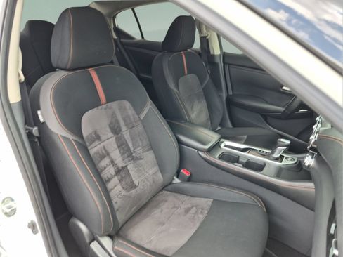 Certified 2022 Nissan Sentra SR w/ Midnight Edition FWD image 21