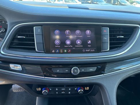 Used 2020 Buick Enclave Essence image 18