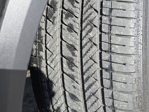 Used 2023 Acura MDX SH-AWD w/ Technology Package image 32