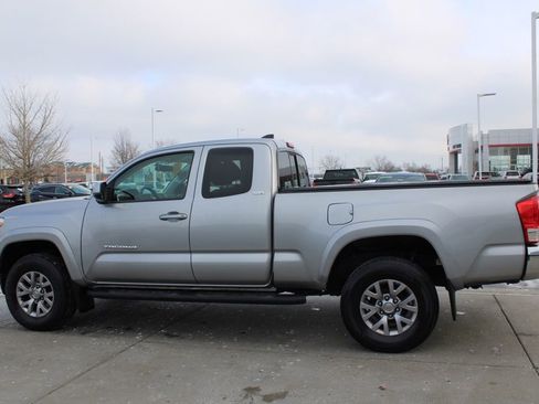 Used 2016 Toyota Tacoma SR5 image 4