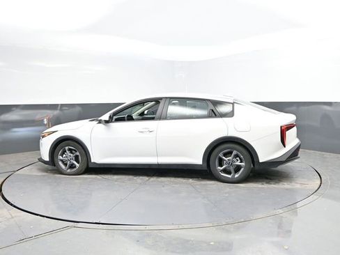 Used 2025 Kia K4 LXS image 6