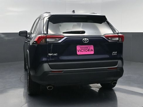 Used 2025 Toyota RAV4 XLE AWD/4WD image 17