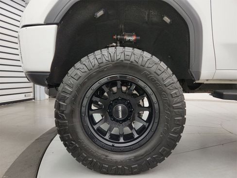 Used 2020 GMC Sierra 3500 AT4 image 28