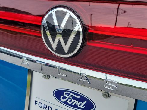 Used 2024 Volkswagen Atlas Cross Sport SE FWD image 6