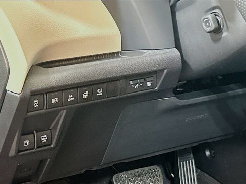 New 2026 Toyota Sienna Platinum AWD/4WD image 10