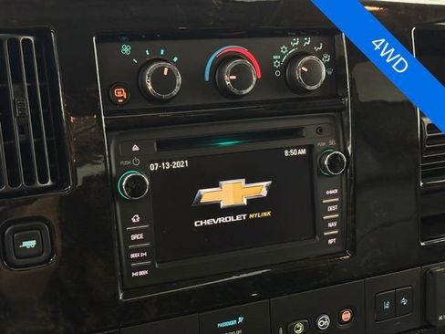 Used 2020 Chevrolet Express 2500 Extended w/ Enhanced Convenience Package RWD image 30