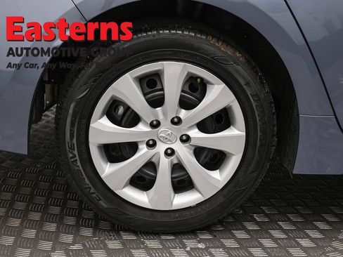 Used 2025 Toyota Corolla LE FWD image 28