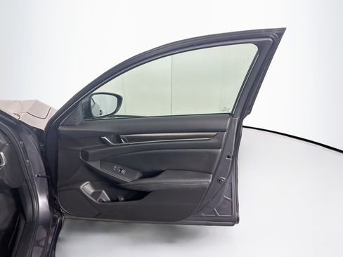Used 2019 Honda Accord Sport image 30