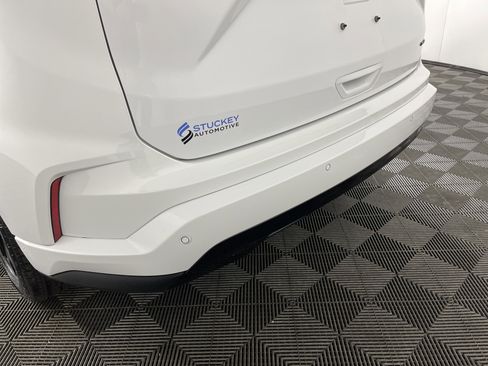 Used 2022 Ford Edge SE w/ Black Appearance Package image 6