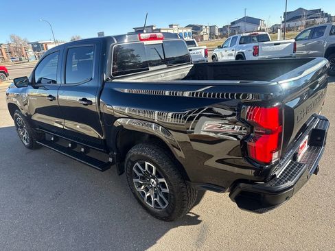 Used 2024 Chevrolet Colorado Z71 w/ Z71 Convenience Package 2 image 3