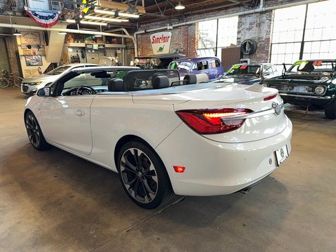 Used 2019 Buick Cascada Premium image 7