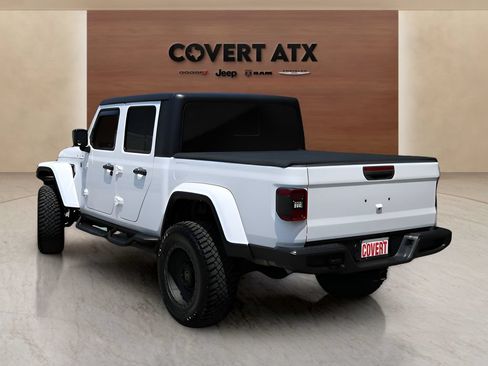 Used 2024 Jeep Gladiator Sport AWD/4WD image 3