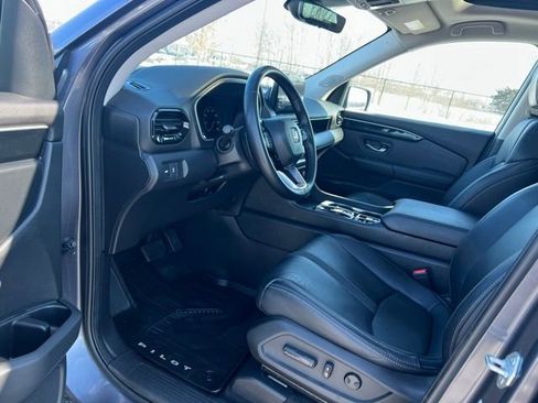 Used 2023 Honda Pilot Touring image 12