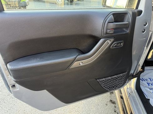 Used 2016 Jeep Wrangler Unlimited Sport AWD/4WD image 13