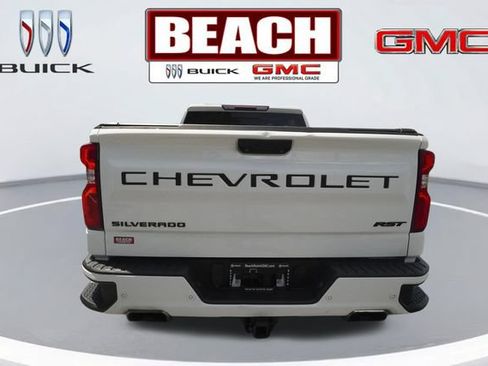 Used 2022 Chevrolet Silverado 1500 RST w/ Convenience Package II AWD/4WD image 4