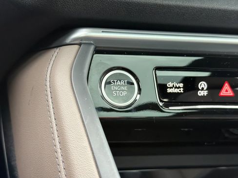 Used 2025 Audi Q5 Premium w/ Convenience Package image 25