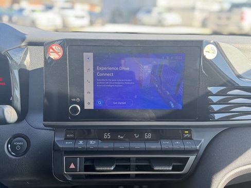 Used 2025 Toyota Camry LE FWD image 14