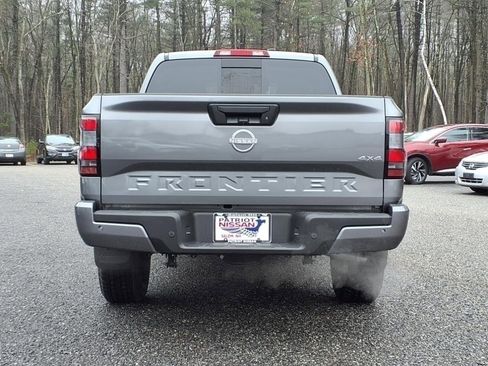 Used 2025 Nissan Frontier SV image 5