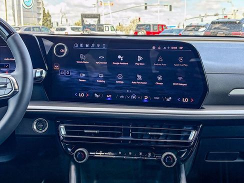 New 2026 Chevrolet Traverse LT w/ Enhanced Driving Package image 12