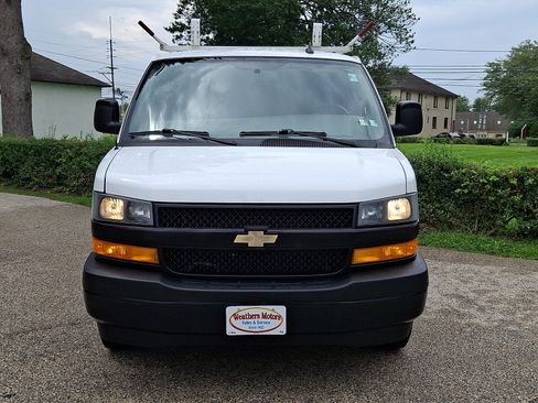 Used 2022 Chevrolet Express 2500 w/ Driver Convenience Package RWD image 2